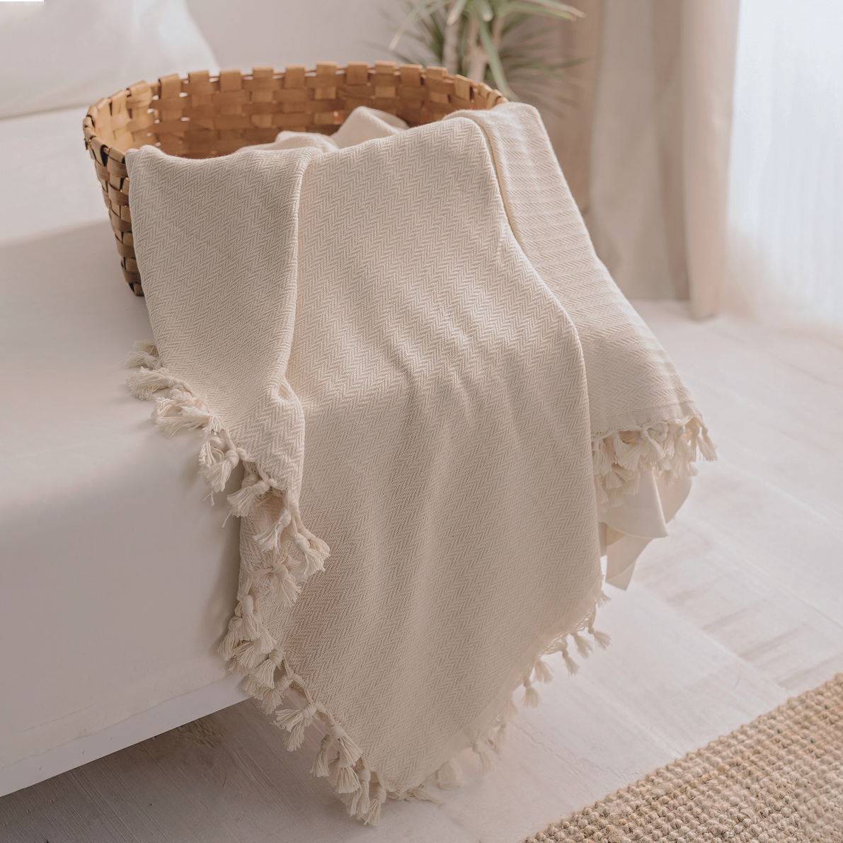 Black Striped Cream Throw blanket & Bedspread