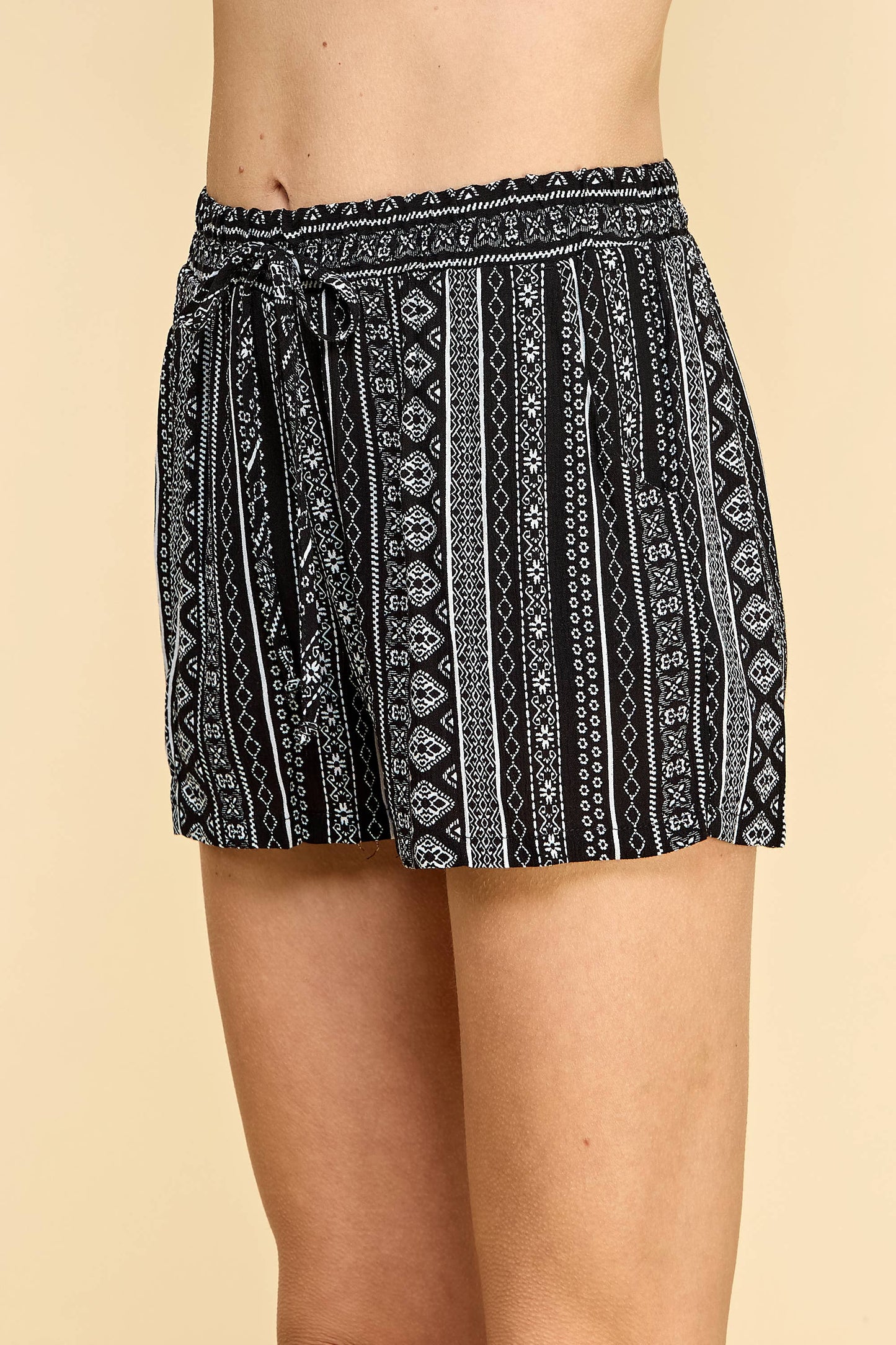 ELASTIC TIE WAIST PRINTED SHORTS